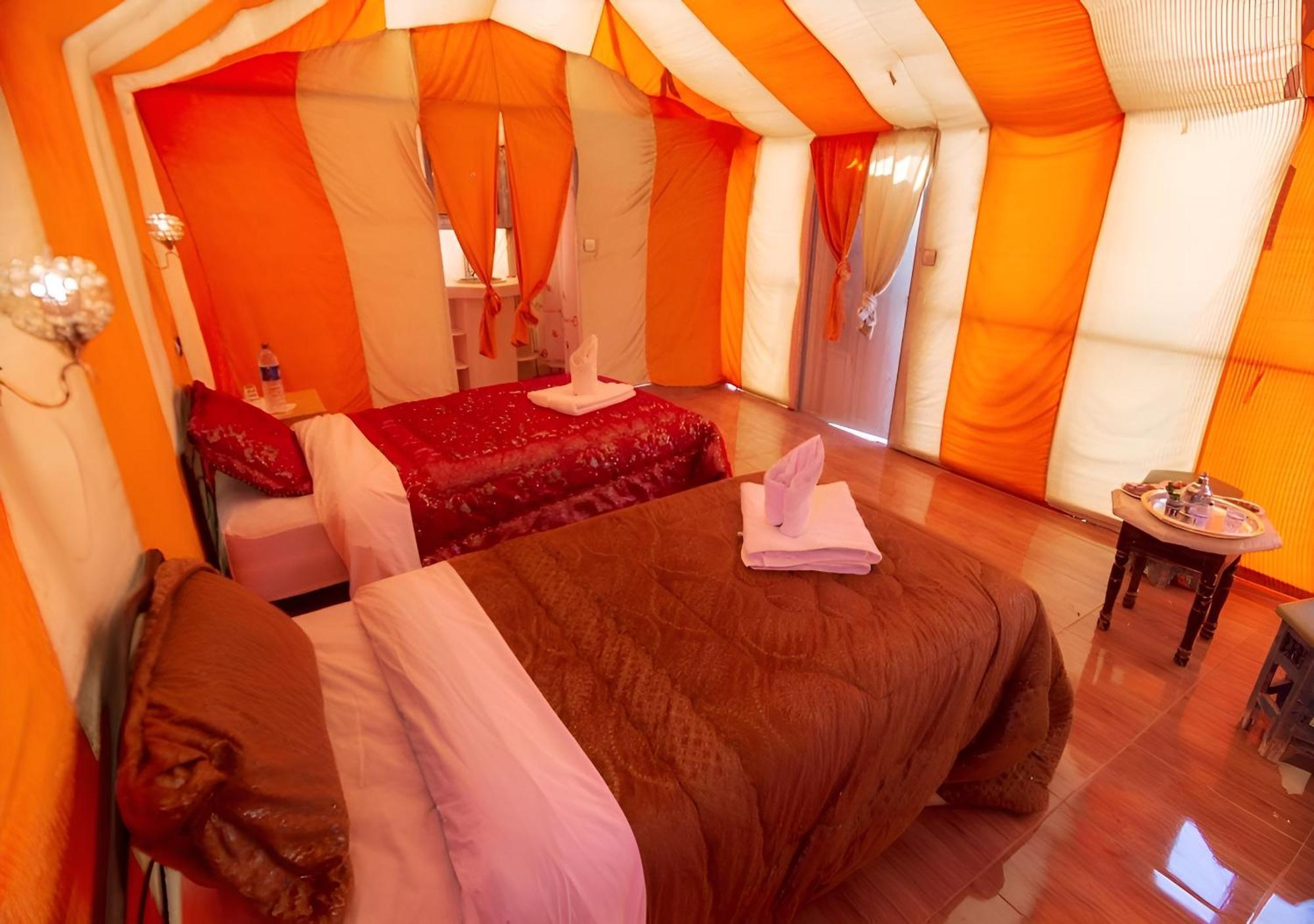 Merzouga Lovely Luxury Camp מראה חיצוני תמונה