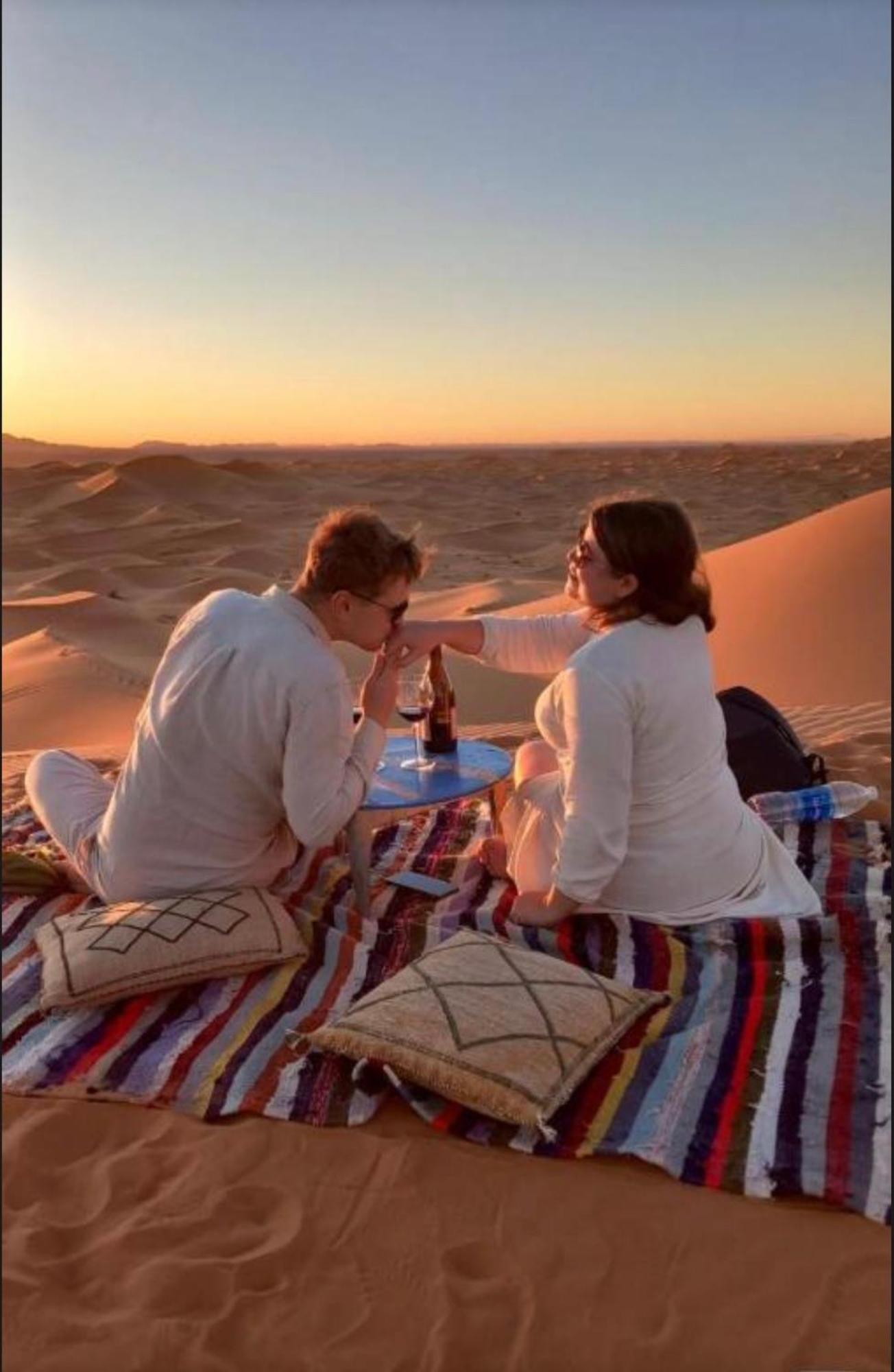 Merzouga Lovely Luxury Camp מראה חיצוני תמונה